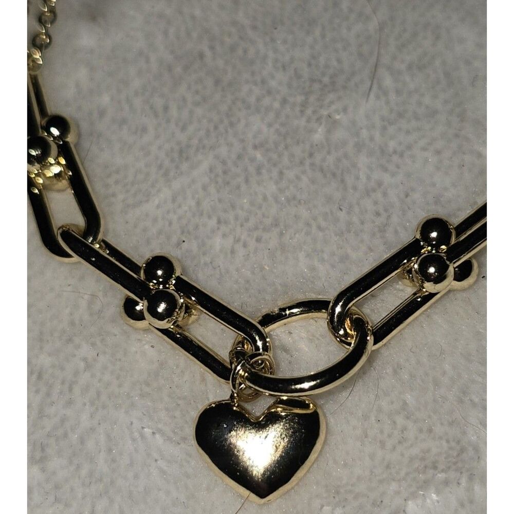 Stunning 18k Gold Plated Heart Charm Bracelet